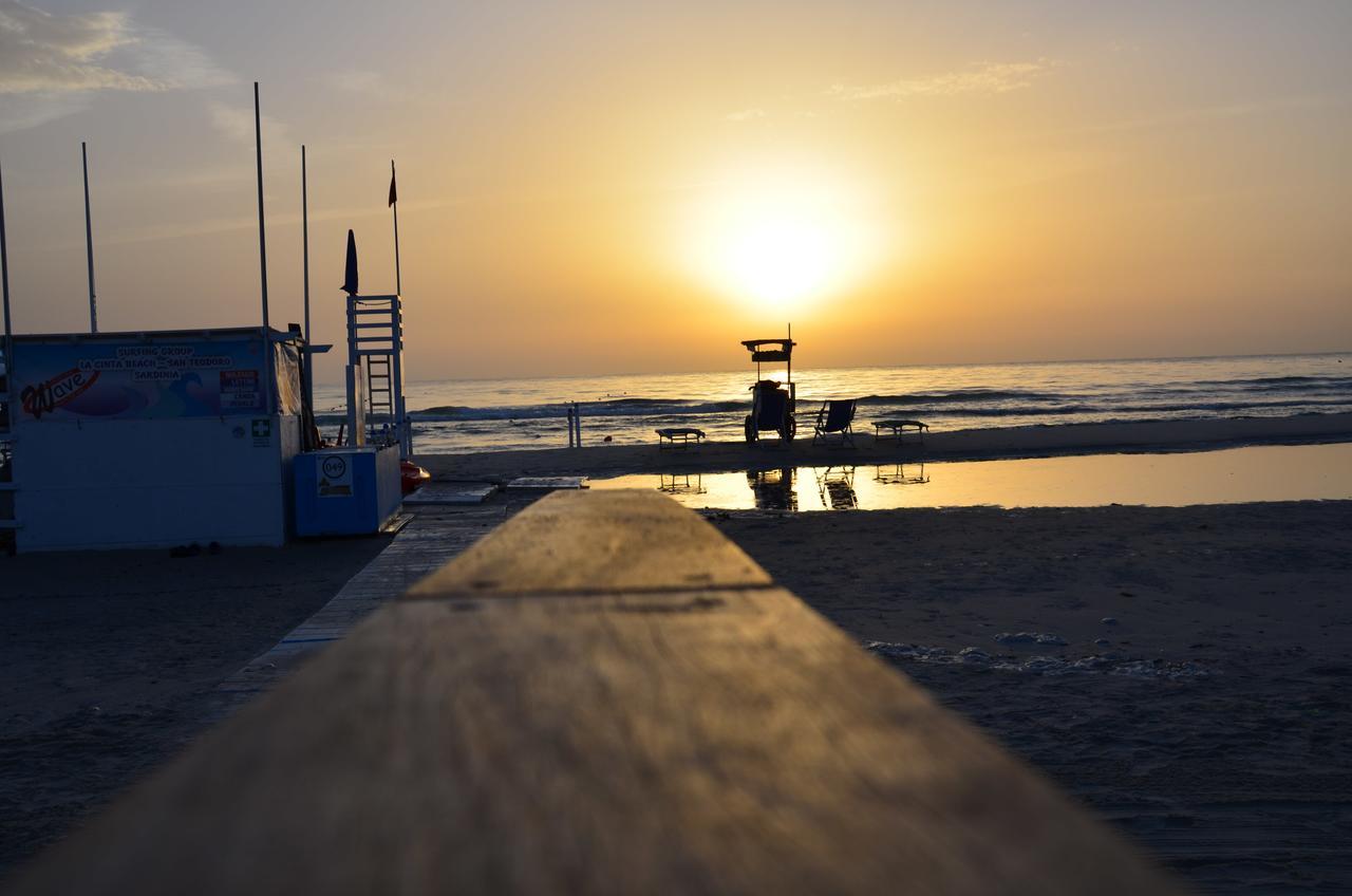 Appartamento Trilocale Le Canne 6 Posti Letto Con Giardino San Teodoro  Exteriör bild