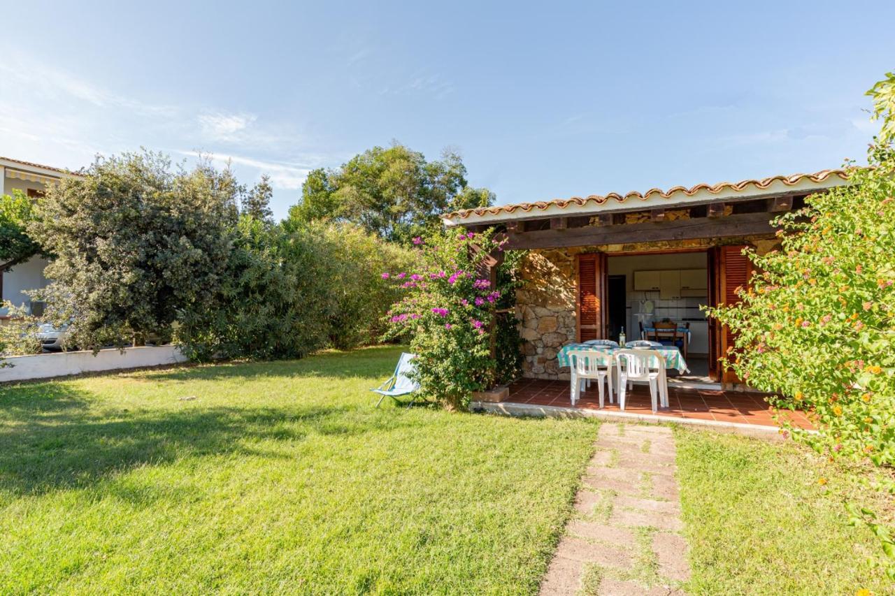 Appartamento Trilocale Le Canne 6 Posti Letto Con Giardino San Teodoro  Exteriör bild