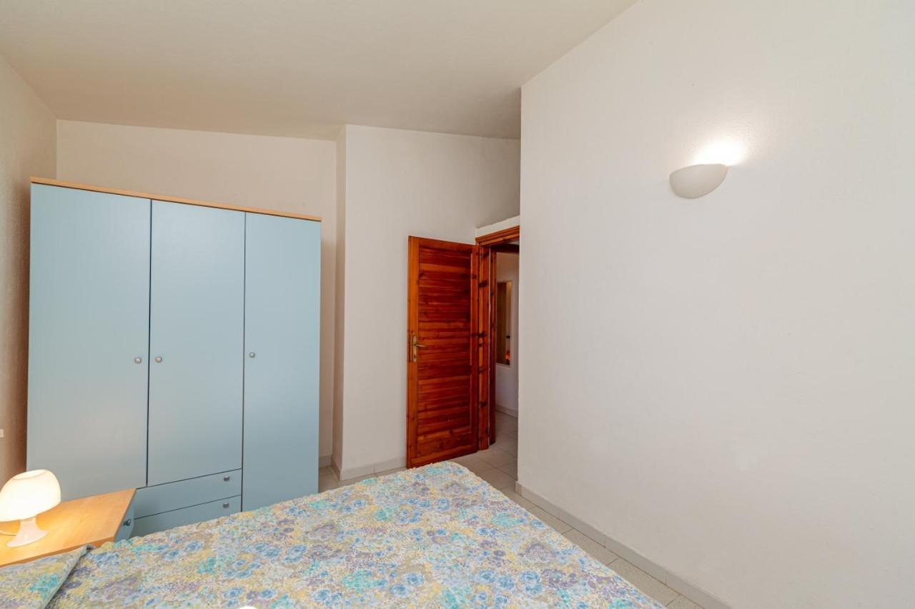 Appartamento Trilocale Le Canne 6 Posti Letto Con Giardino San Teodoro  Exteriör bild
