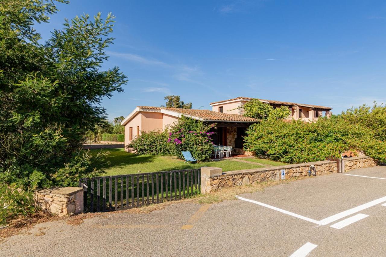 Appartamento Trilocale Le Canne 6 Posti Letto Con Giardino San Teodoro  Exteriör bild