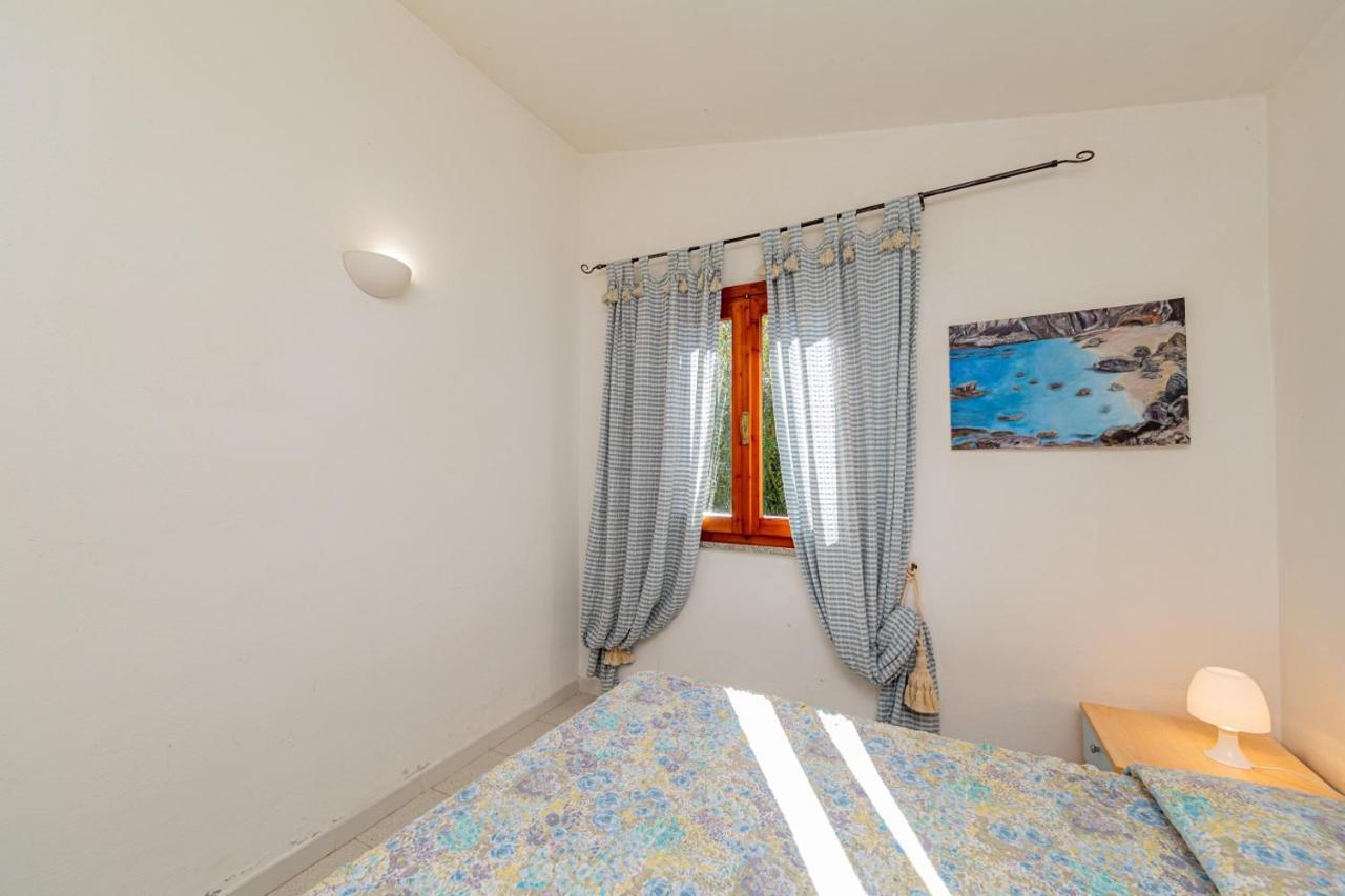 Appartamento Trilocale Le Canne 6 Posti Letto Con Giardino San Teodoro  Exteriör bild