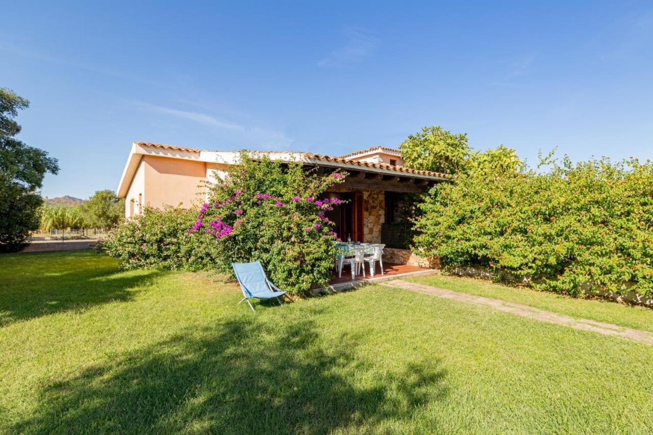 Appartamento Trilocale Le Canne 6 Posti Letto Con Giardino San Teodoro  Exteriör bild