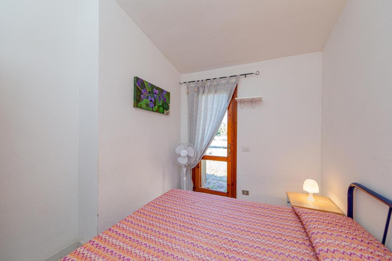 Appartamento Trilocale Le Canne 6 Posti Letto Con Giardino San Teodoro  Exteriör bild